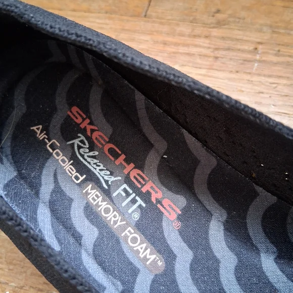 Skechers Black Loafers Slip-Ons - Picture 3 of 6